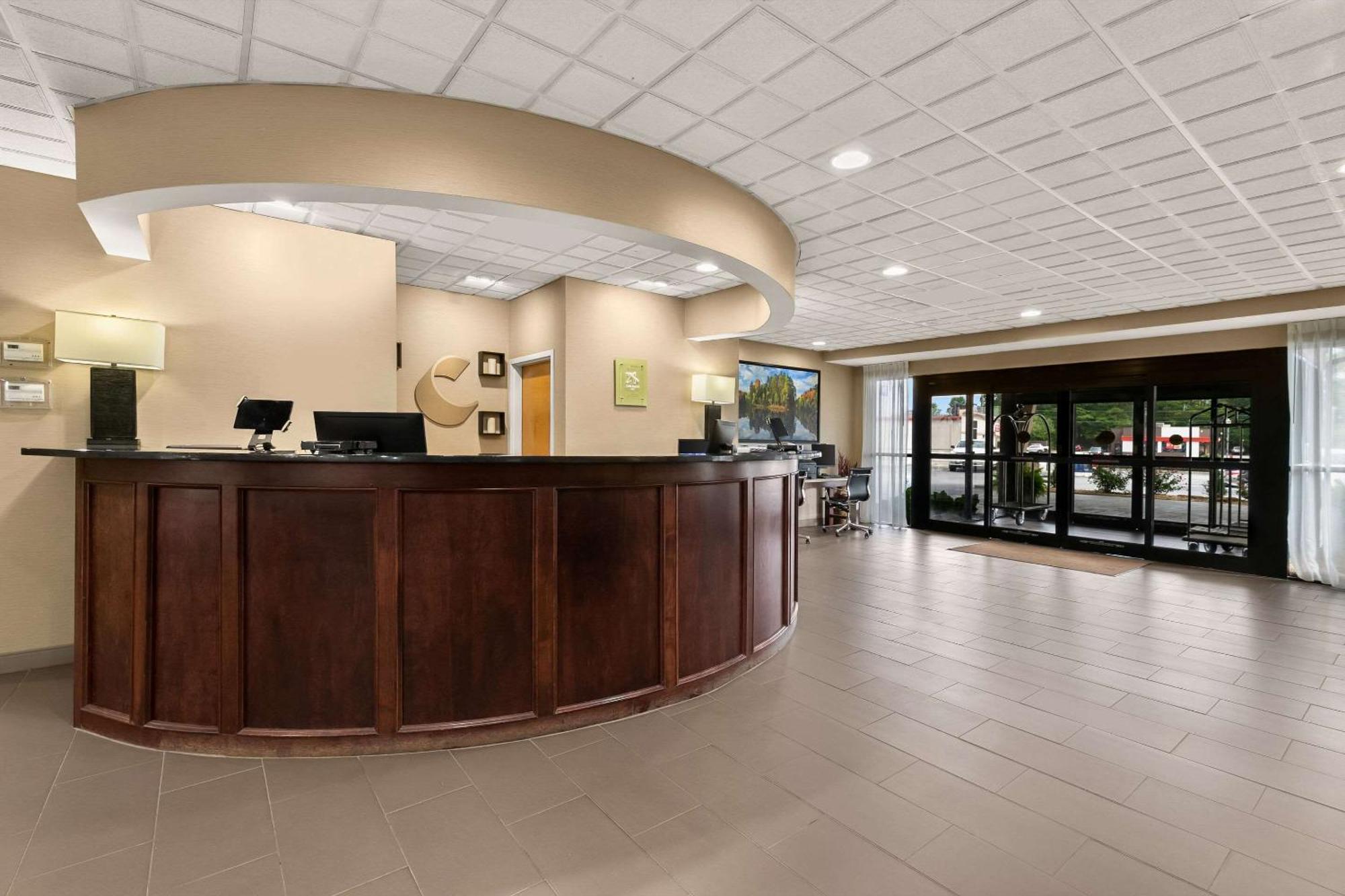 Comfort Suites Commerce Exterior photo